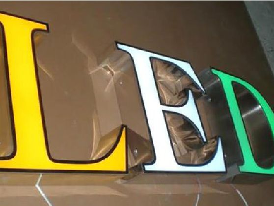永丰介绍LED招牌的基础知识。
